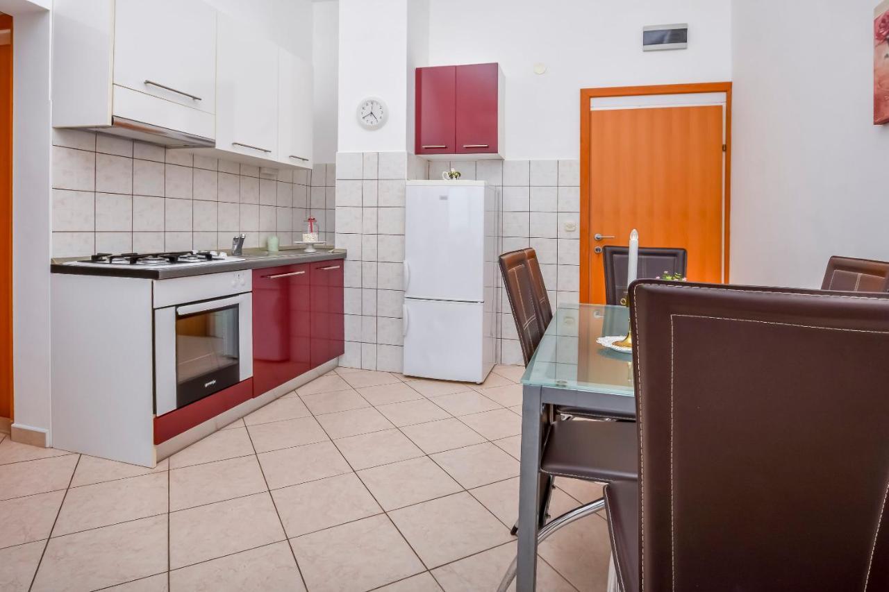 Apartments Anka Рогозница Екстериор снимка