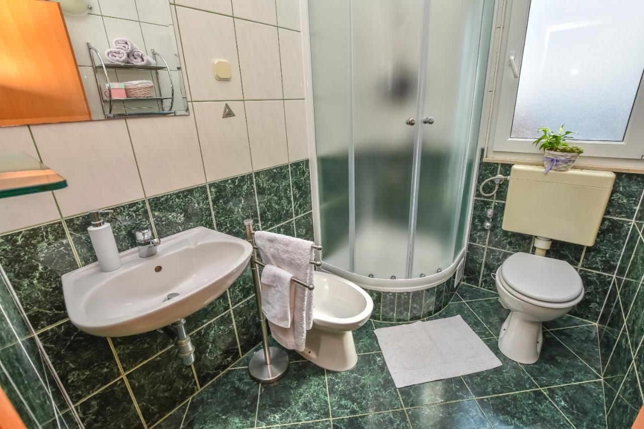 Apartments Anka Рогозница Екстериор снимка