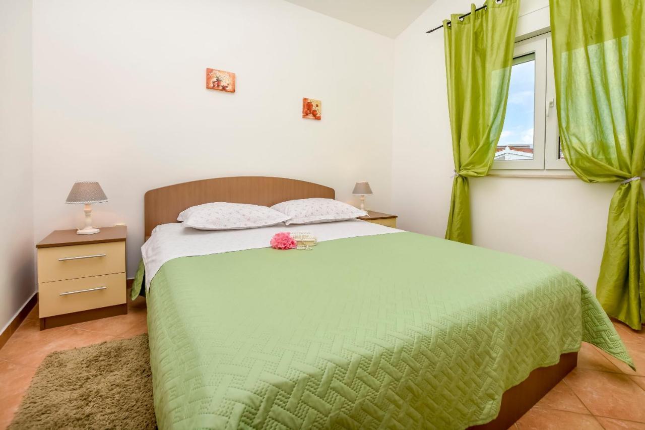 Apartments Anka Рогозница Екстериор снимка