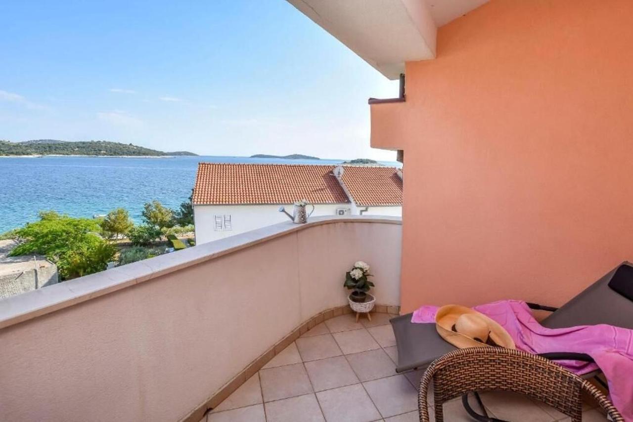 Apartments Anka Рогозница Екстериор снимка